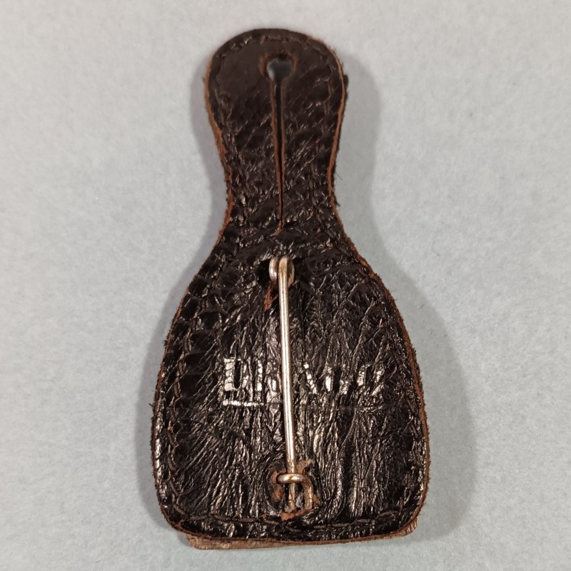 INSIGNE MILITAIRE 8 ème REGIMENT DE CHASSEURS D'AFRIQUE FABRICATION DRAGO PARIS ANNEES 1960