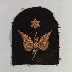 BRITISH WW2 ROYAL NAVY OPERATOR RADIO OPERATEUR RADIO MARINE ANGLAISE INSIGNE DE MANCHE BRODE EN CANNETILLE
