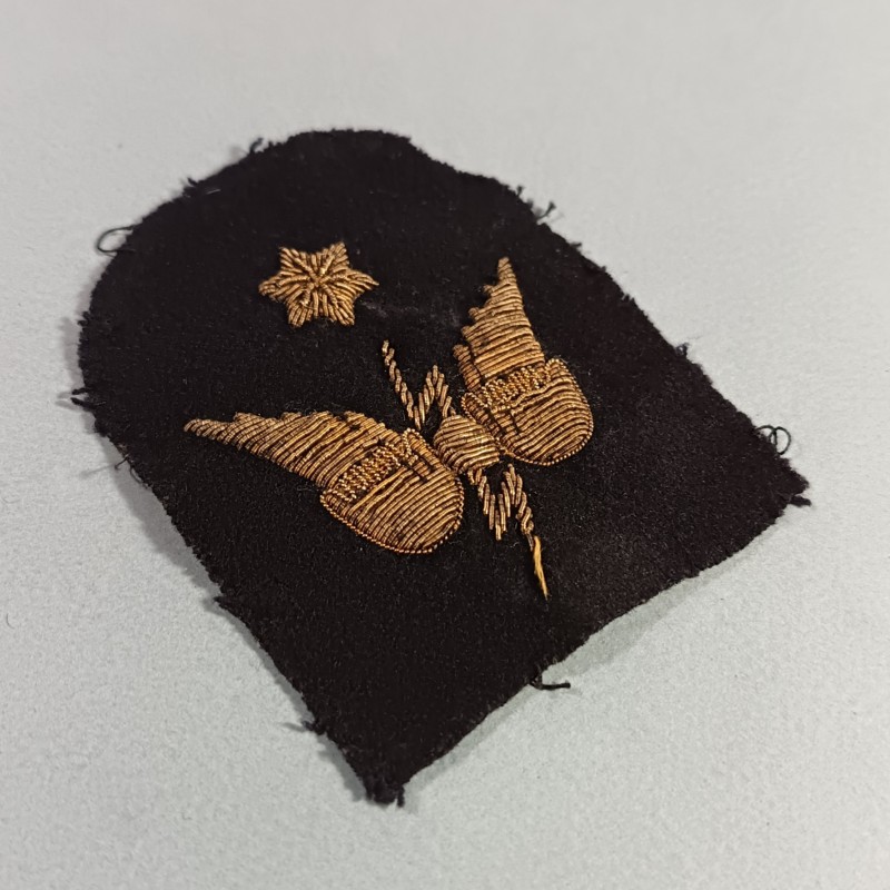 BRITISH WW2 ROYAL NAVY OPERATOR RADIO OPERATEUR RADIO MARINE ANGLAISE INSIGNE DE MANCHE BRODE EN CANNETILLE