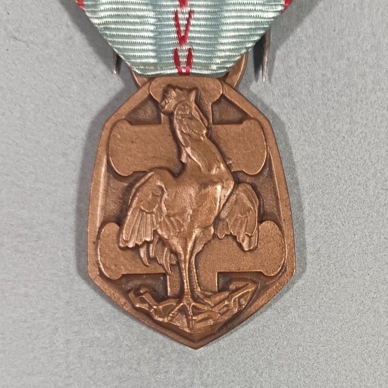 MEDAILLE COMMEMORATIVE GUERRE 1939-1945 ARMEE DE LIBERATION AVEC BARRETTES ALLEMAGNE ET LIBERATION