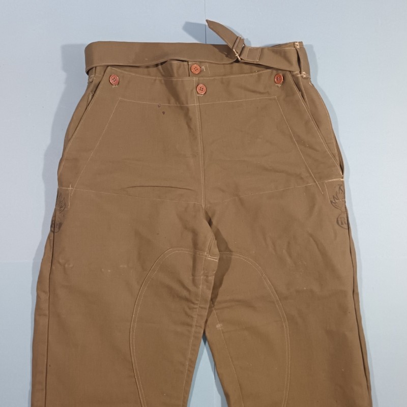 PANTALON SALOPETTE MOTOCYCLISTE MODELE 1938 AVEC TAMPONS DE GRENADE RF SUR LES COTES