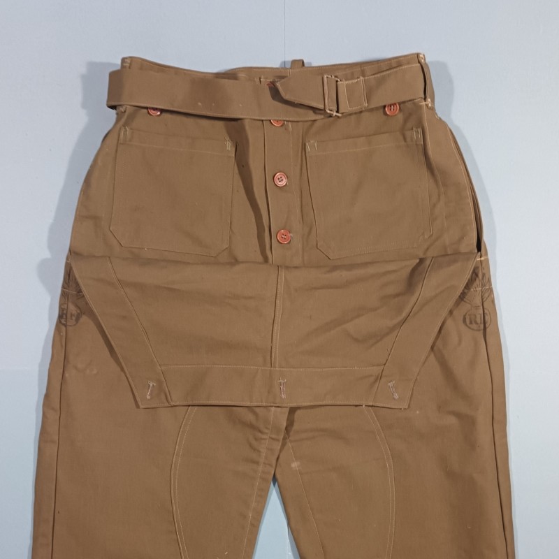 PANTALON SALOPETTE MOTOCYCLISTE MODELE 1938 AVEC TAMPONS DE GRENADE RF SUR LES COTES