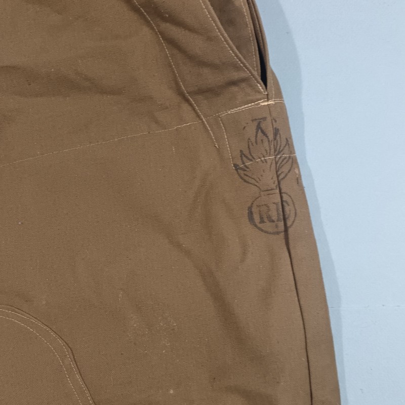 PANTALON SALOPETTE MOTOCYCLISTE MODELE 1938 AVEC TAMPONS DE GRENADE RF SUR LES COTES