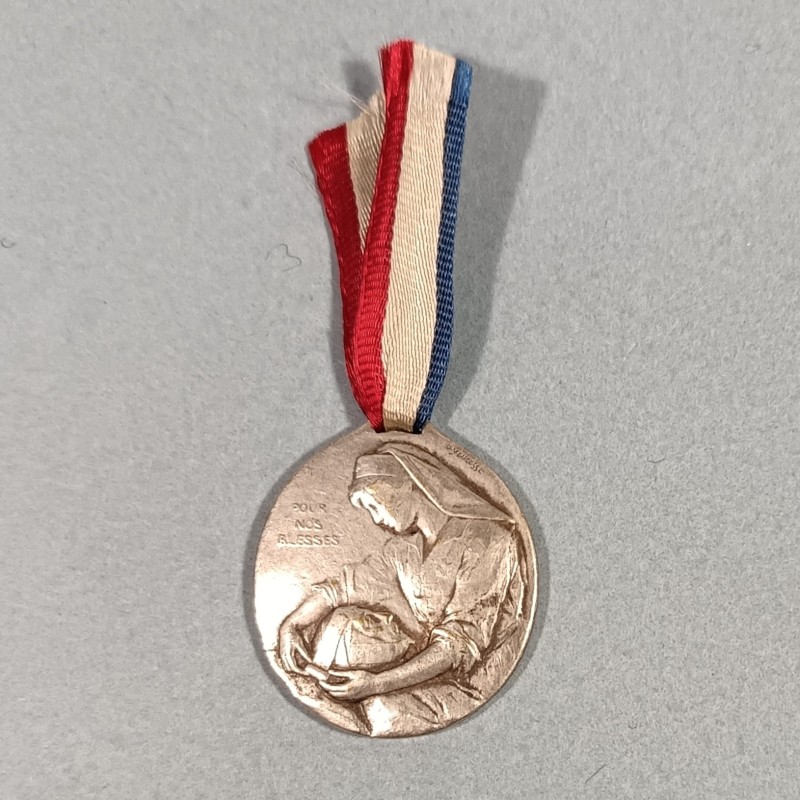 JOURNEE PETITE MEDAILLE LE DEVOIR 1914-1918 AUX INFIRMIERES DE FRANCE POUR NOS BLESSES