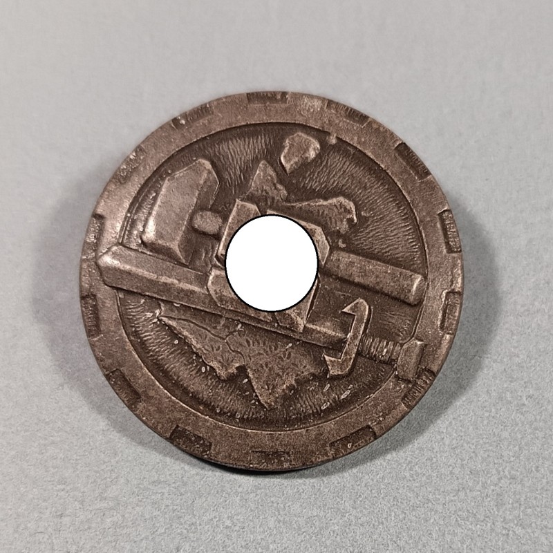 ALLEMAGNE INSIGNE DE JOURNEE DE L'ARTISANAT TAG DES DEUTSCHEN HANDWERKS 1938 FABRICATION SECONDE GUERRE