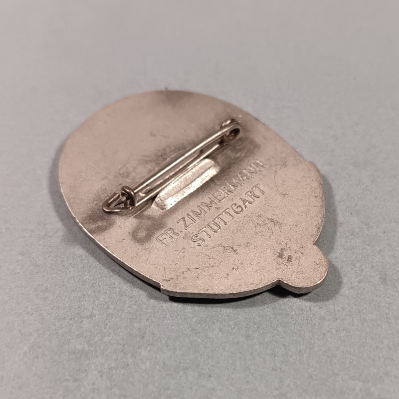 ALLEMAGNE INSIGNE DE JOURNEE DU 1 er MAI 1935 FABRICATION SECONDE GUERRE FR. ZIMMERMANN STUTTGART HAUTEUR 4.7 cm TAG DER ARBEIT