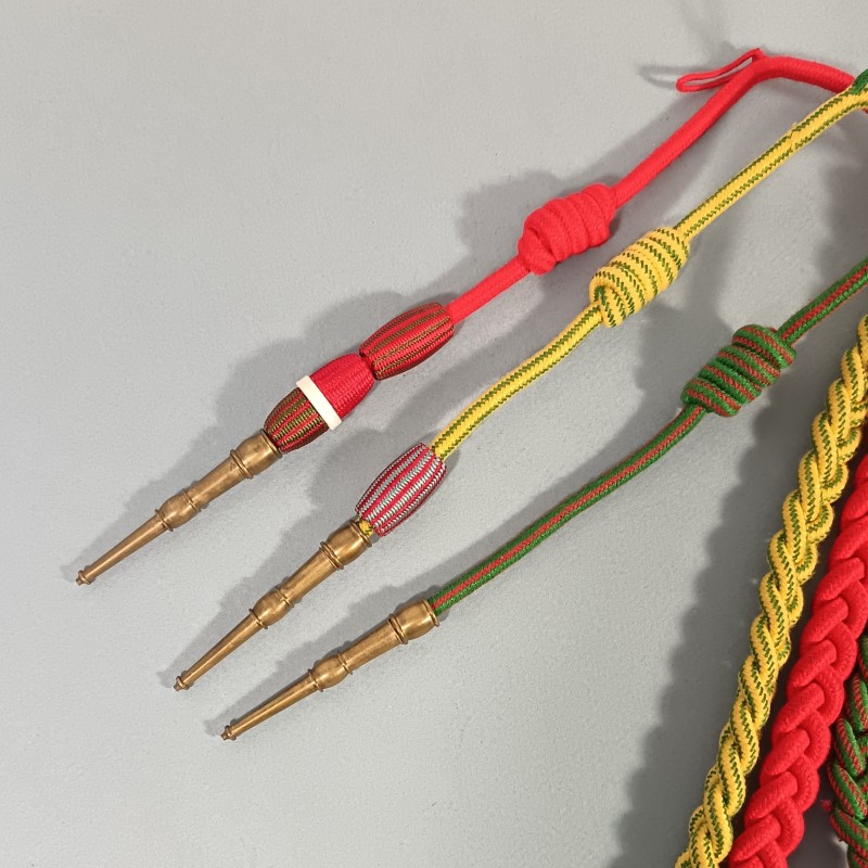 FOURRAGERE REGLEMENTAIRE TRIPLE DU 3 ème REI REGIMENT D'INFANTERIE DE LA LEGION ETRANGERE