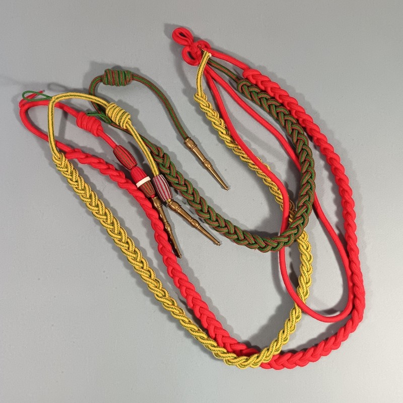 FOURRAGERE REGLEMENTAIRE TRIPLE DU 3 ème REI REGIMENT D'INFANTERIE DE LA LEGION ETRANGERE
