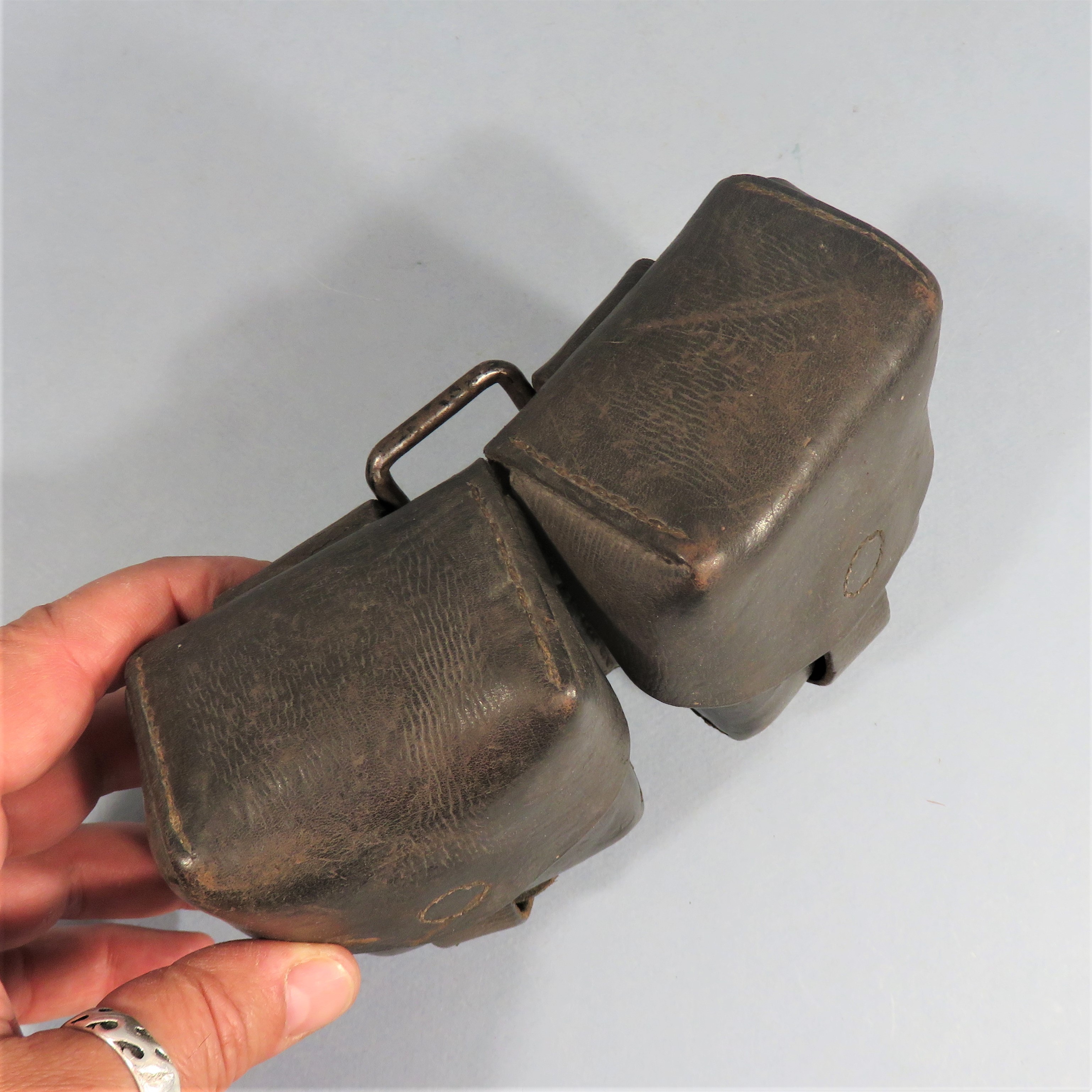 Lot De 2 Cartouchières Cuir Vintage Alexandre Mareuil - Pour 8x57 Mm Mauser, Occasion