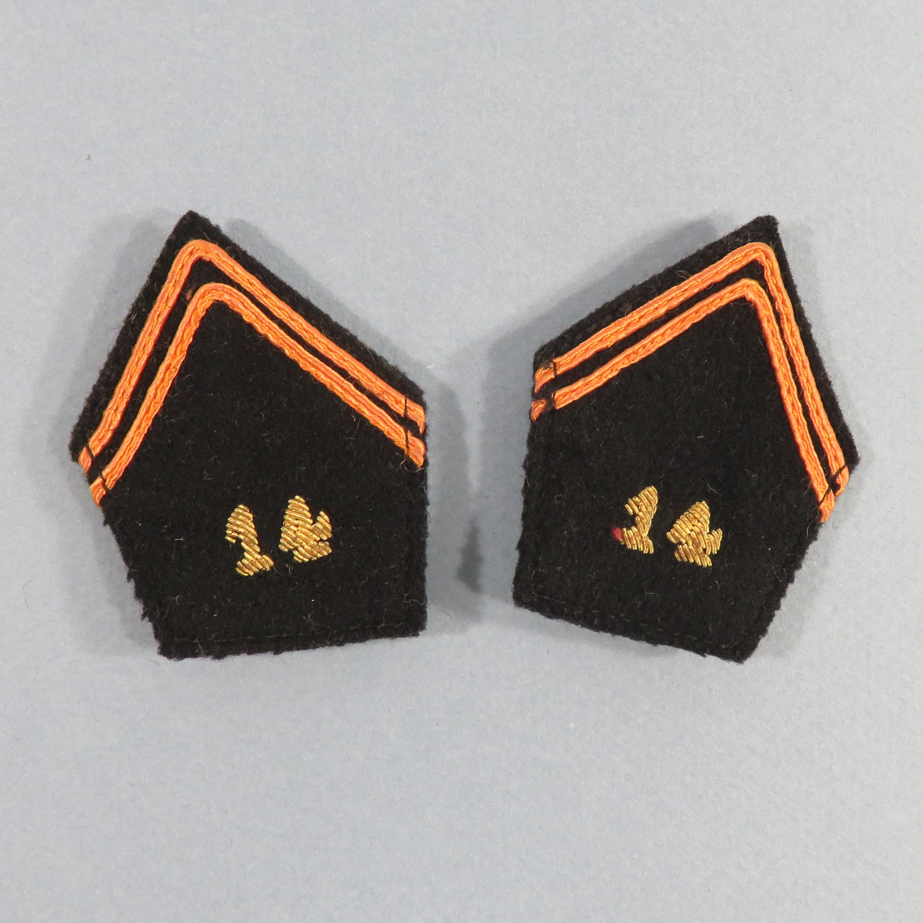 Paire De Pattes De Col/collet 1er RCP (Régiment De Chasseurs Parachutistes) - Insigne Militaire France