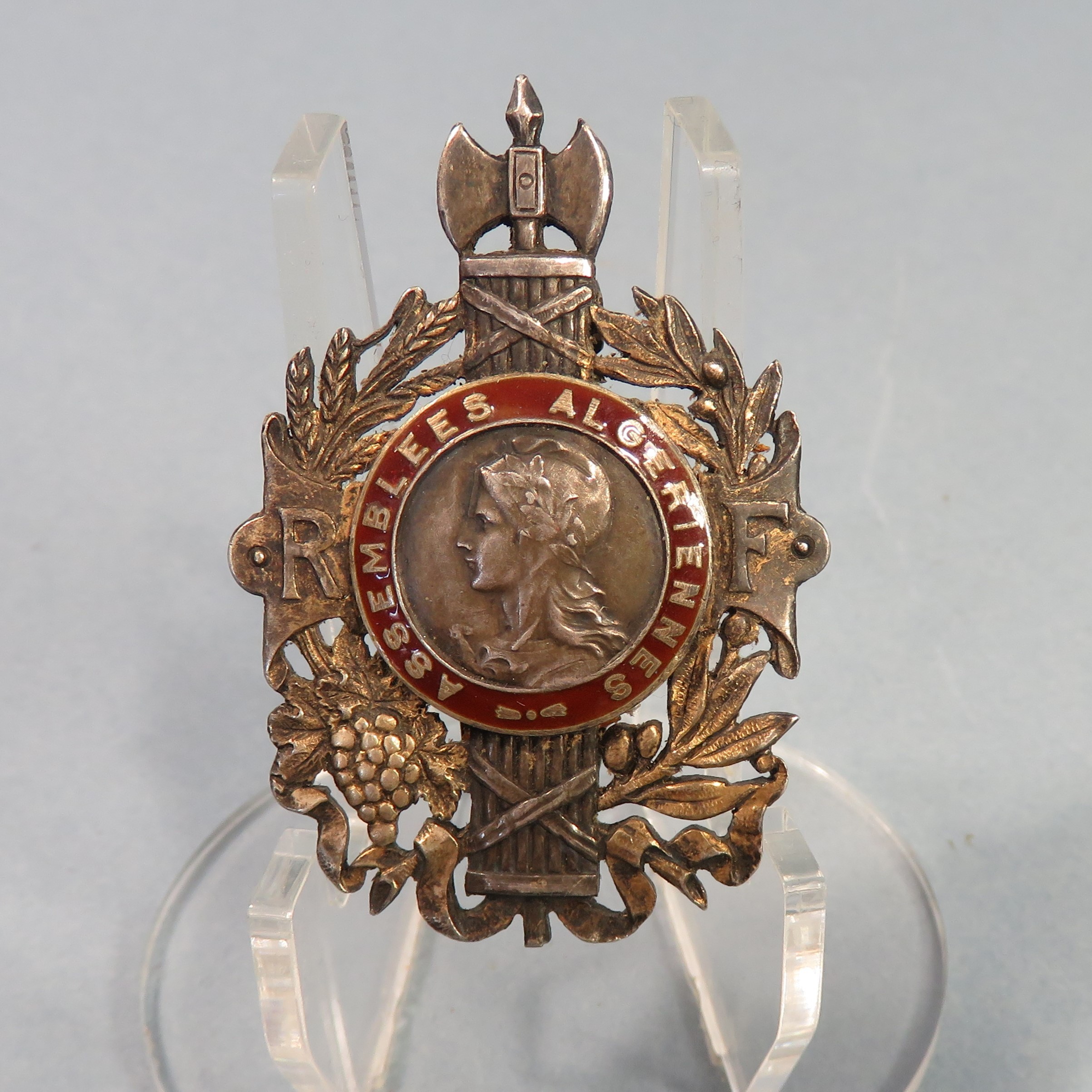 Ancienne Boutonnière Emaillée FRAISSE DEMEY PARIS CNRC SPORT