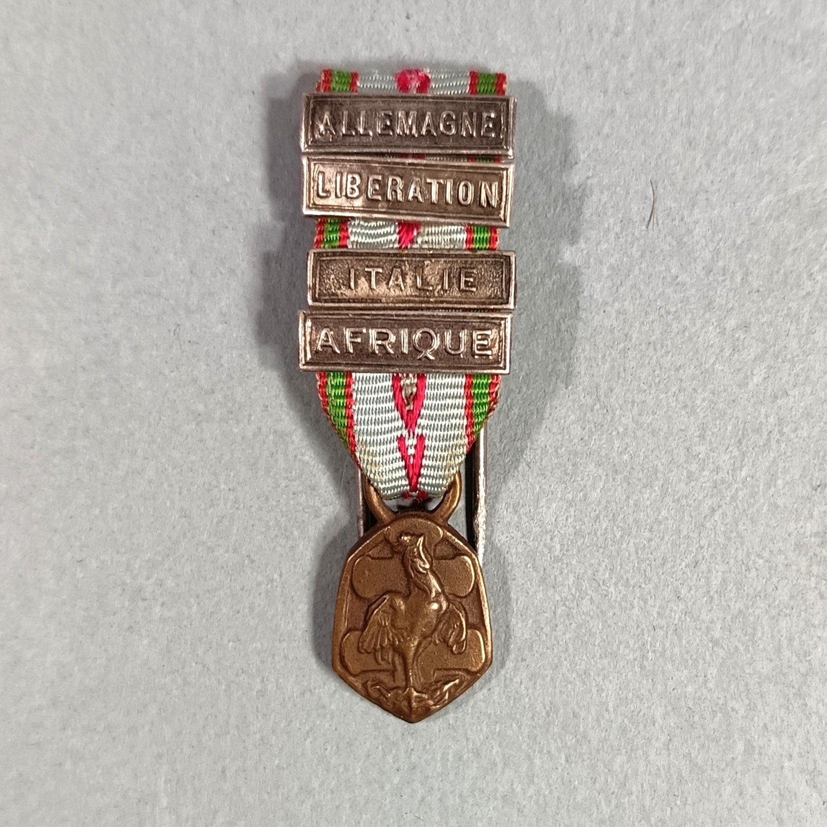 BELGIQUE MÉDAILLE MILITAIRE. Médaille commémorative de la guerre 1940